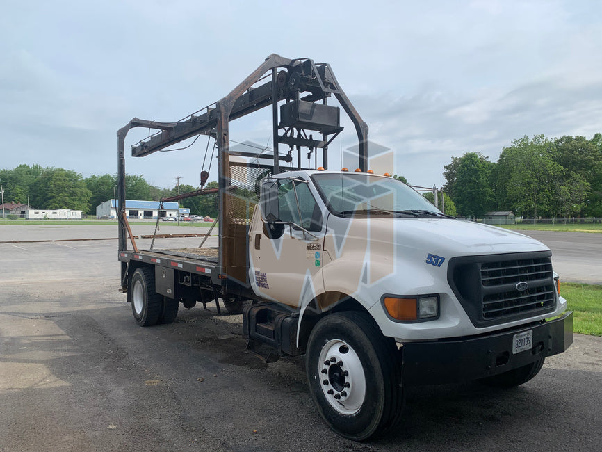 Ford F-750 septic tank truck