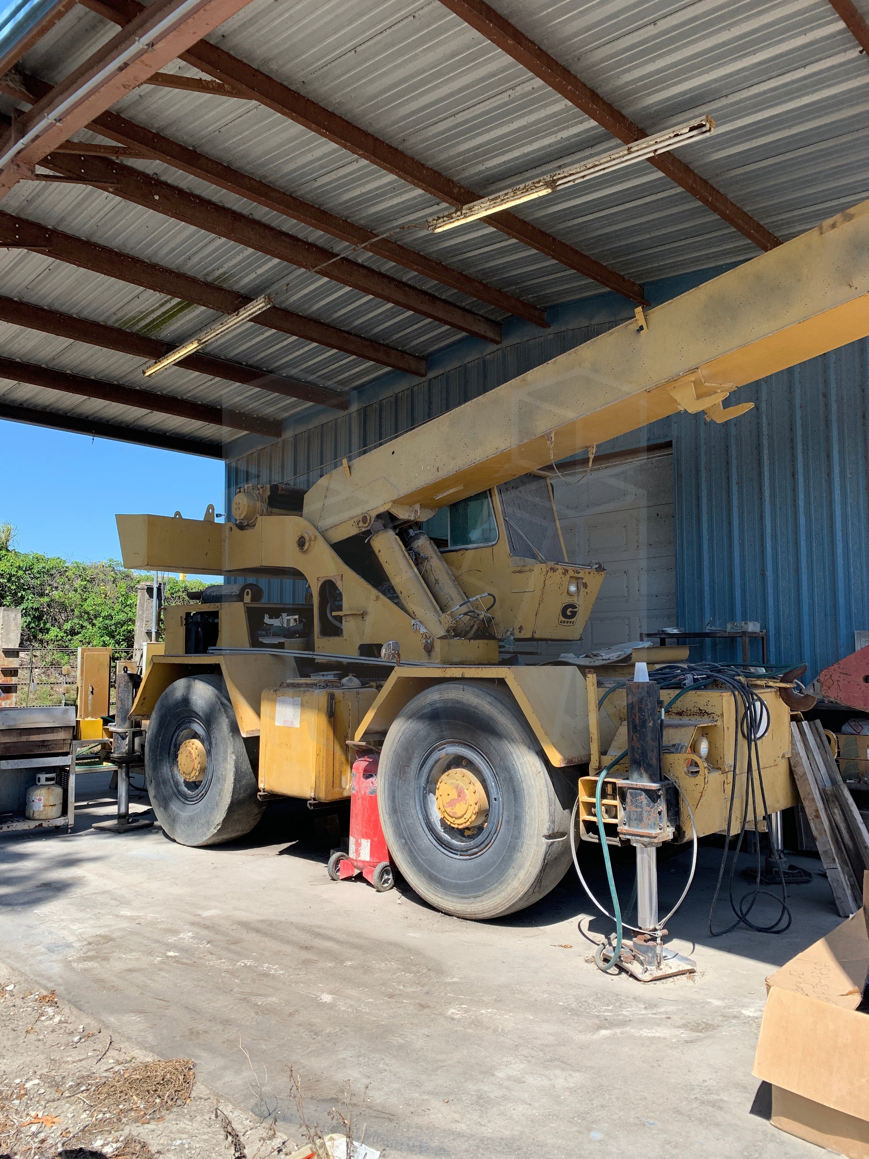 Grove 18 ton crane