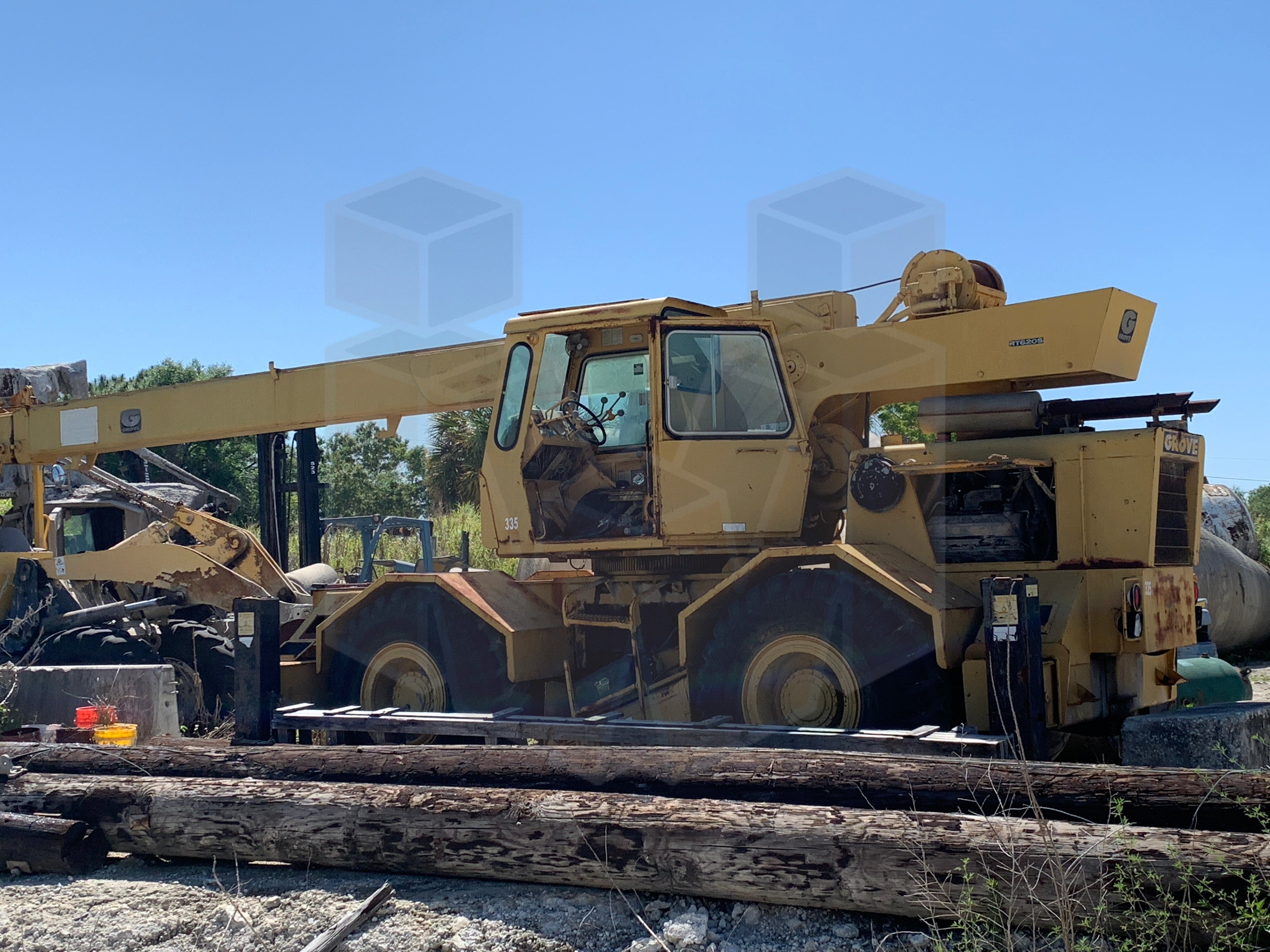 Grove 28 ton Rough Terrain crane
