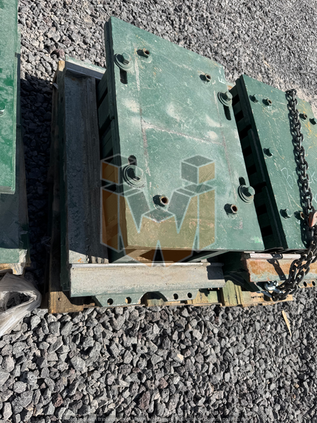 Columbia 16 mold box