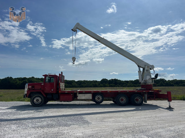 International QMC Boom Truck