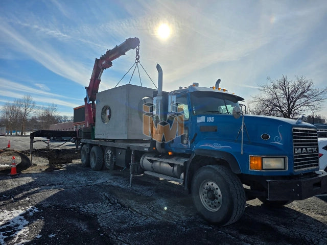 Mack Knuckle Boom Truck