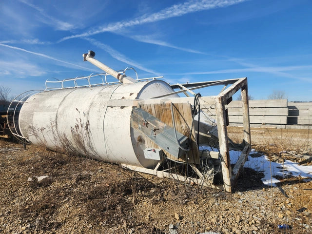 Cemen Tech cement silo with auger feed