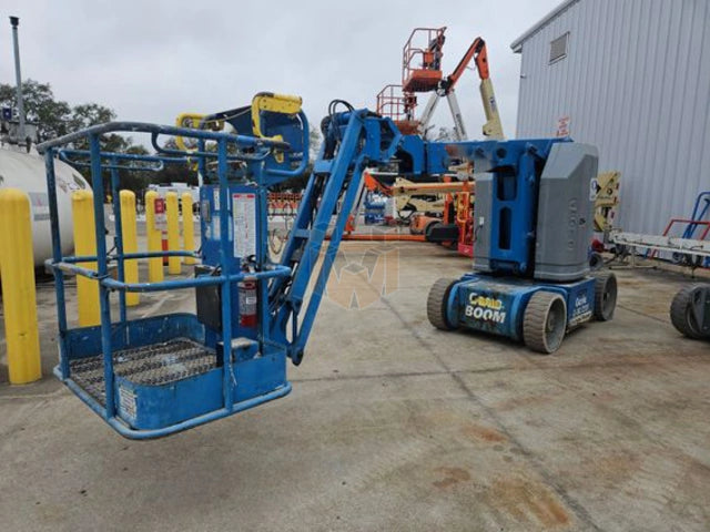 Genie Articulating Boom Lift: 30-33'