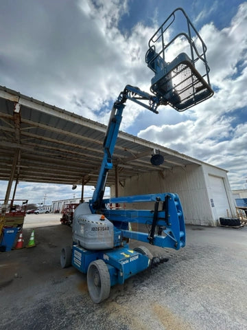 Genie Narrow Electric Boom Lift 40-46' Articulating