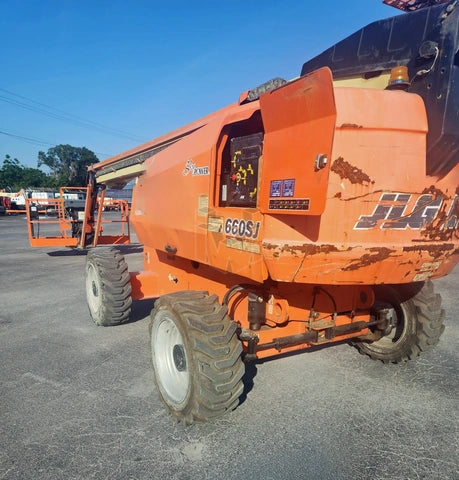 JLG Telescopic Boom Lift 65-70'