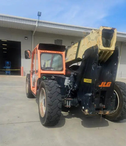 JLG 40-49' Variable Reach Forklift 6000#