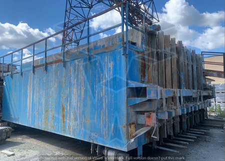 SAL vertical battery mould