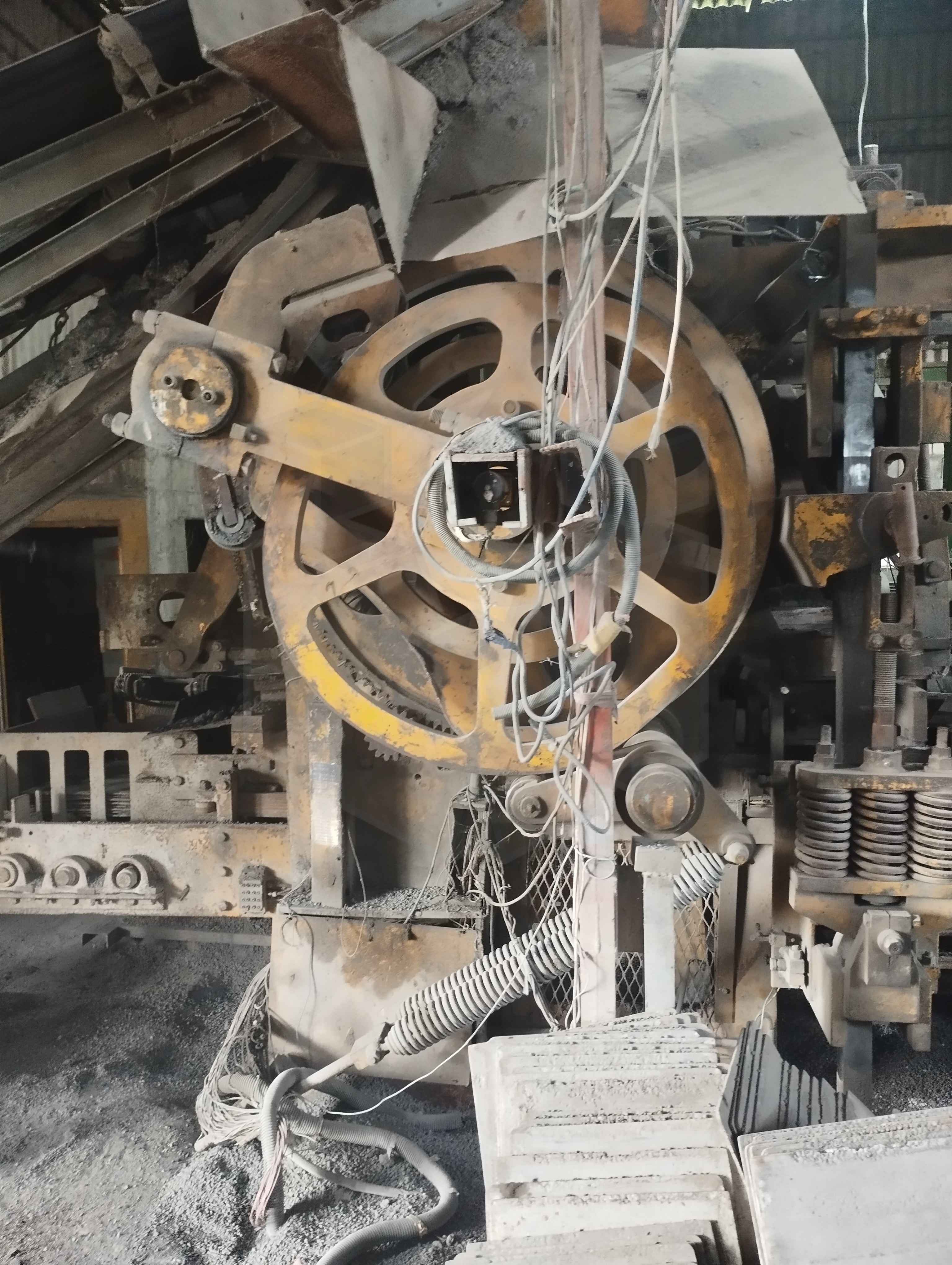 Besser V3-12 block machine