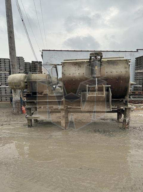 Stearns 54 cubic foot mixer