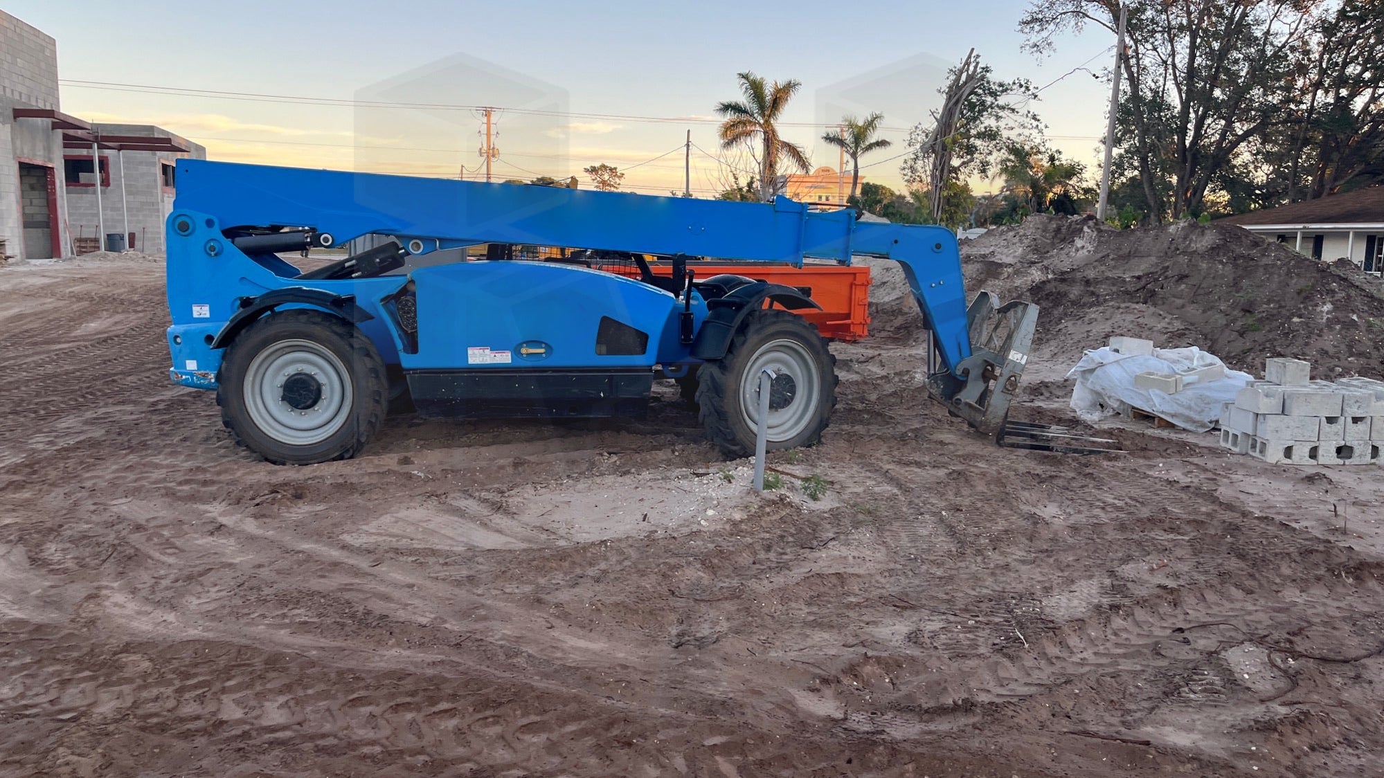 Genie 8-44 Telescoping Forklift (2)