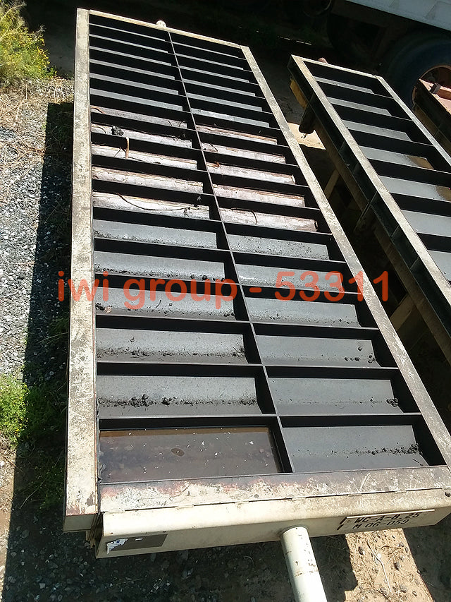 Helser Wall Cap Gang Mold