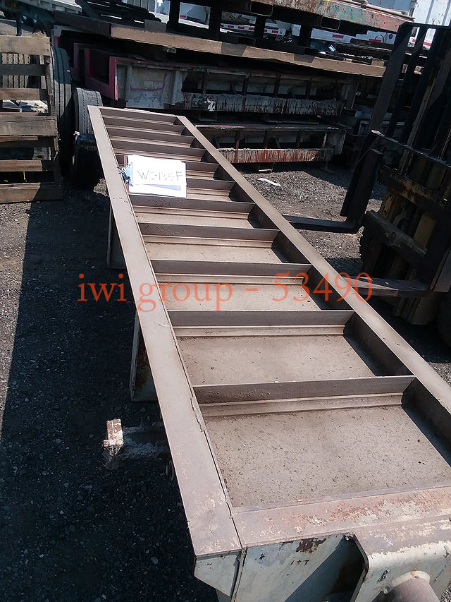 Helser Wall Cap Gang Mold