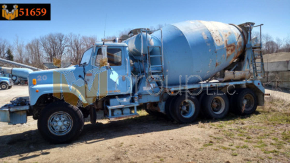International Ready Mix Truck