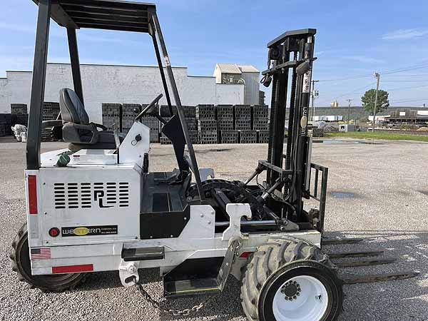 Find the hidden gems by reading the description.  For example this forklift is in excellent shape with less than 300 hours on it.  Almost new!