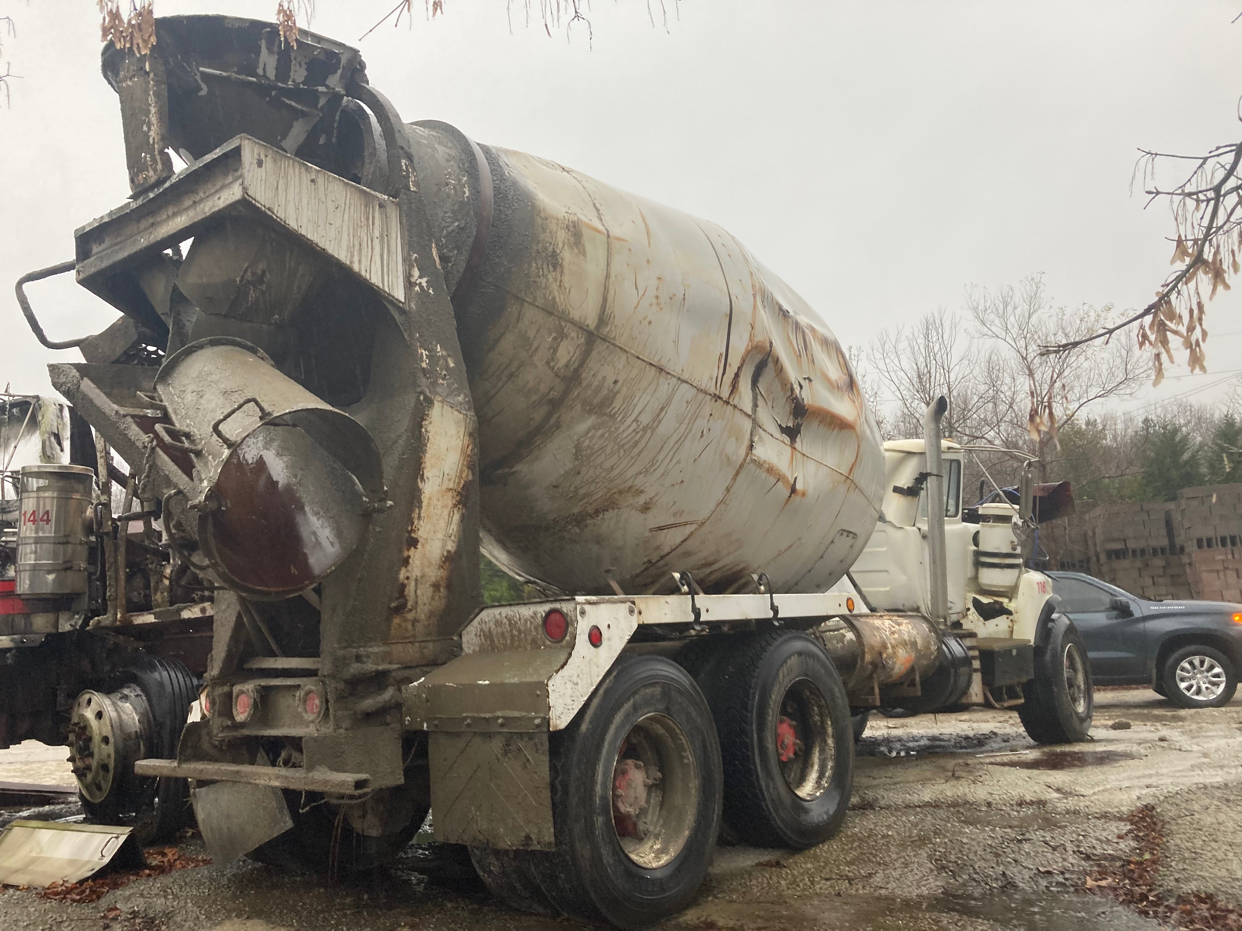 Mack Concrete Mixer (2)