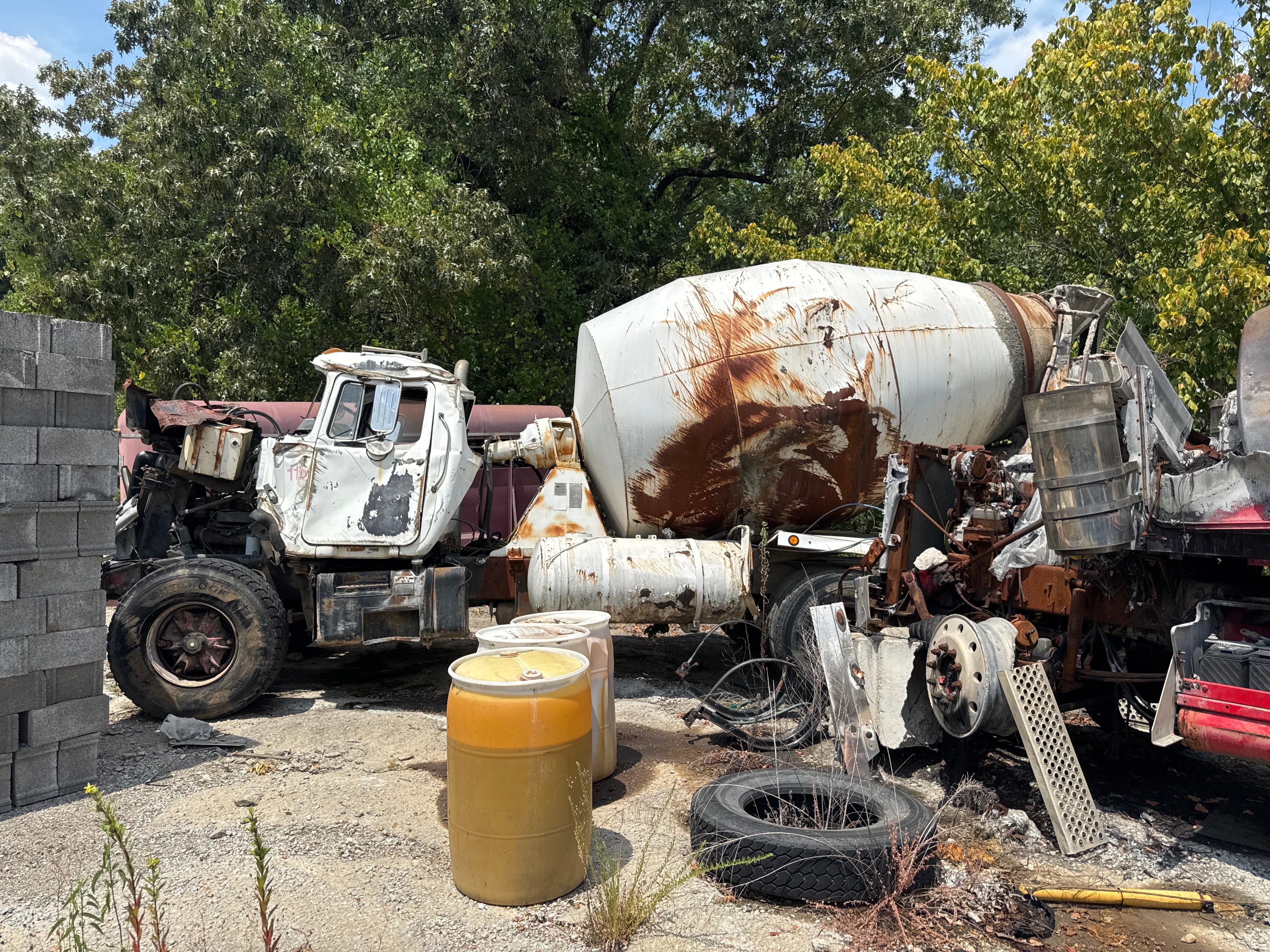 Mack Concrete Mixer (2)