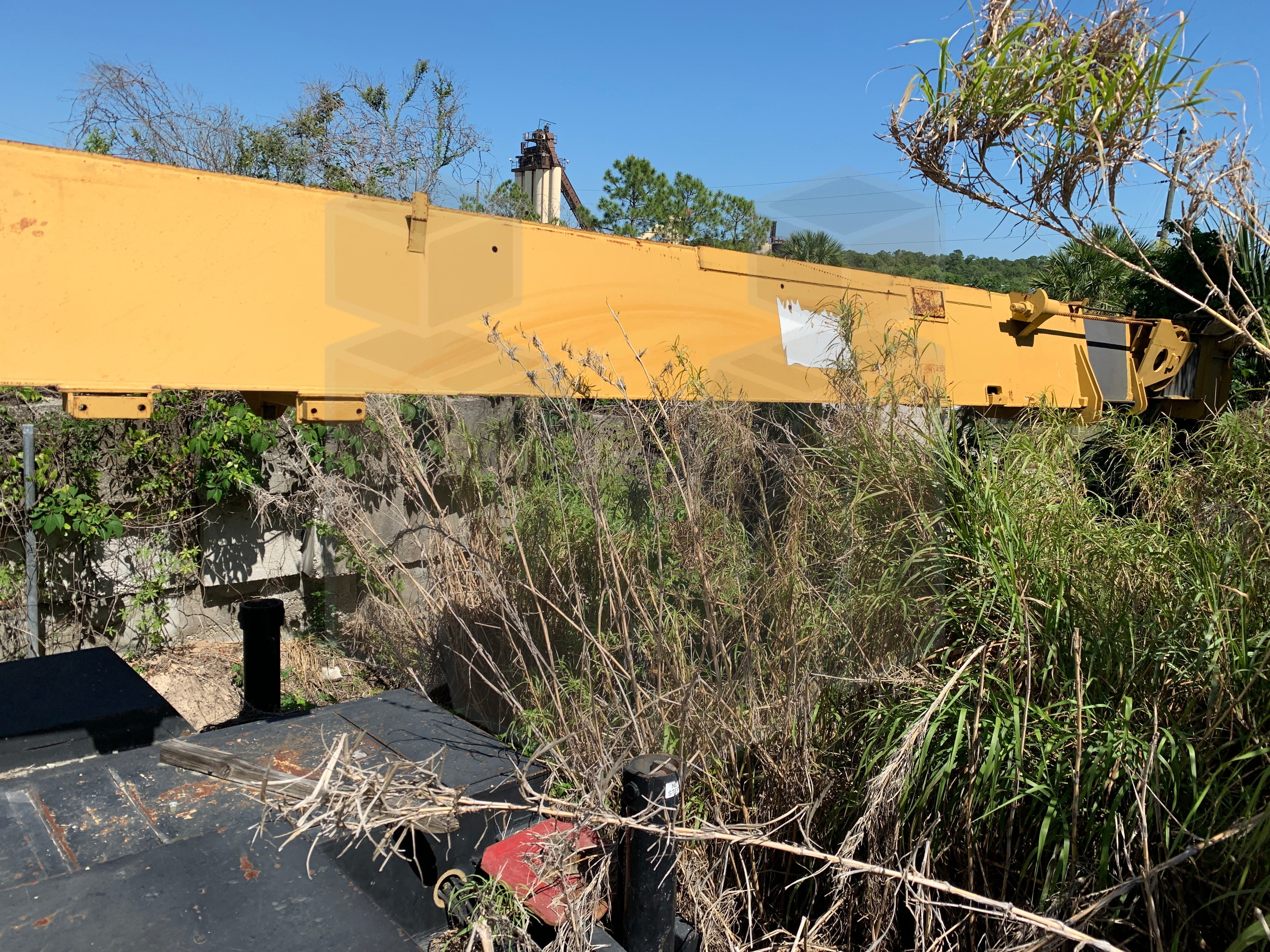 Grove 28 ton Rough Terrain crane