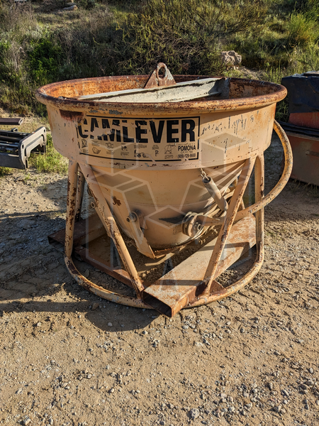Camlever concrete bucket