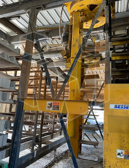 Besser Spade loader/unloader