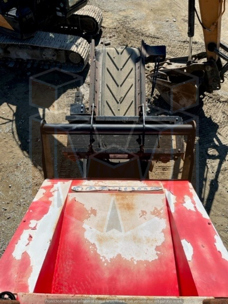 Red Rhino 7000 jaw crusher