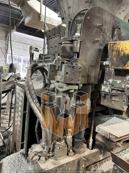 Columbia 16HF block machine