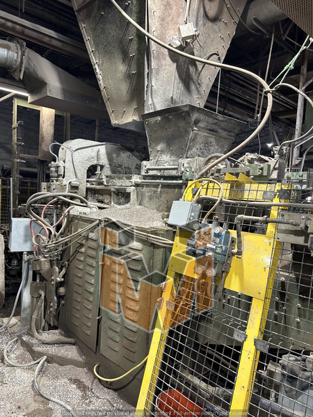 Columbia 16HF block machine
