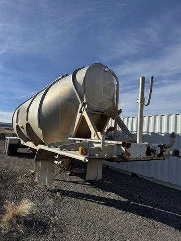 Heil Pneumatic Trailer