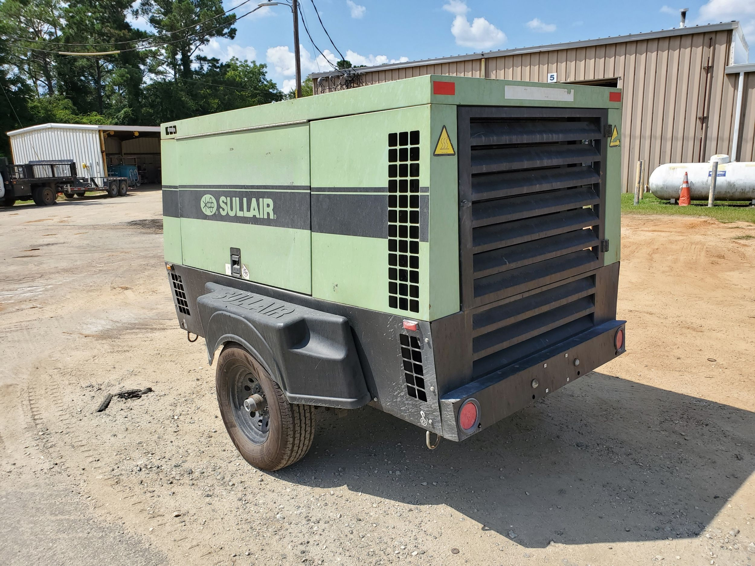 Air Compressors: 350-450 cfm
