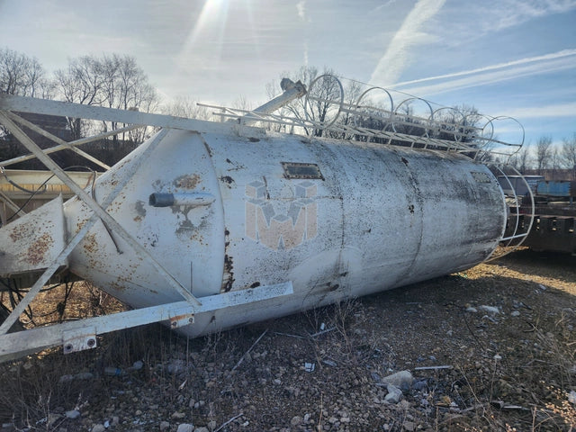 Cemen Tech cement silo with auger feed