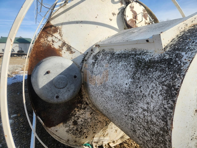 Cemen Tech cement silo with auger feed