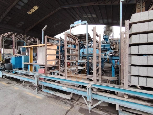 Columbia 1600 block plant
