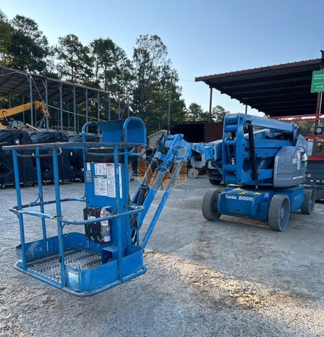 Genie Narrow Electric Boom Lift 40-46' Articulating