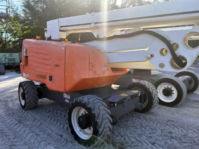 Snorkel Articulating Boom Lift 76-85'