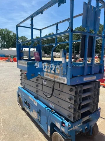 Genie Scissor Lift 30-33' Electric 32" Wide