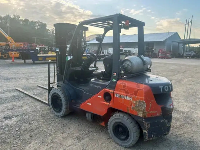 Toyota Gas/Lp Quad Forklift Whse 6000#