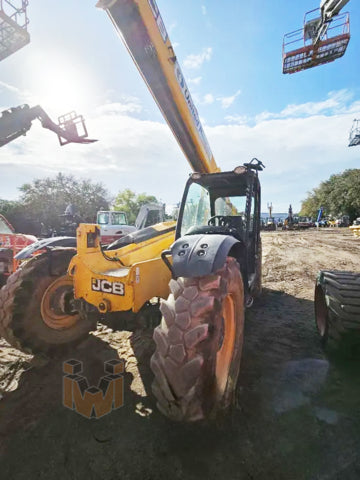 JCB Variable Reach 38-44' Forklift 7000#