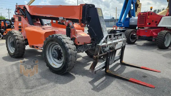 SkyTrak Variable Reach 40-49' Forklift 8000#