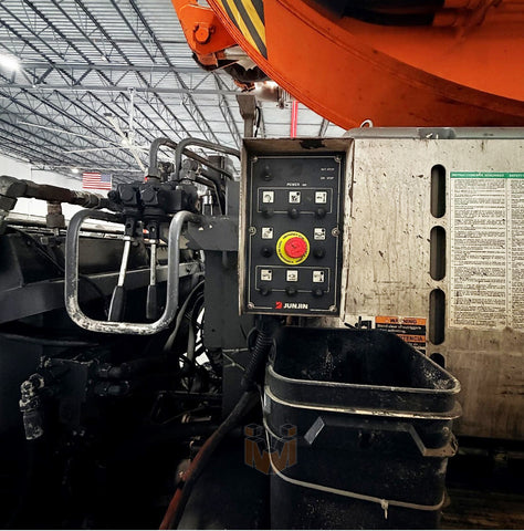 Mack MRU613 truck with Alliance boom pump