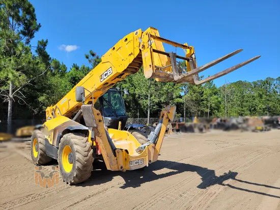 JCB 50'& Up Variable Reach Forklift 8000#