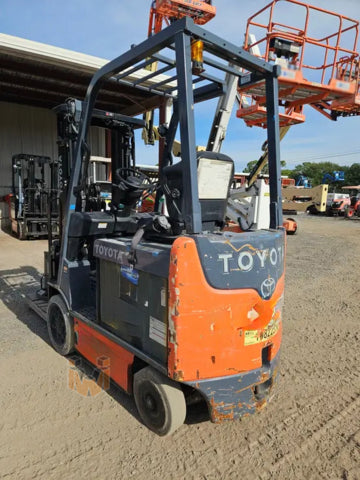 Toyota 8FBCU25 Forklift