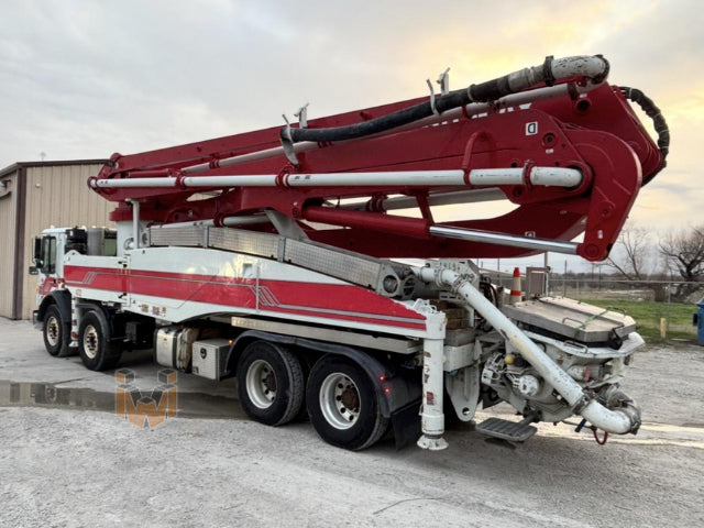 Mack MRU613 pump truck with Liebherr THP170 pump