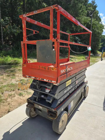 SkyJack Electric Scissor Lift