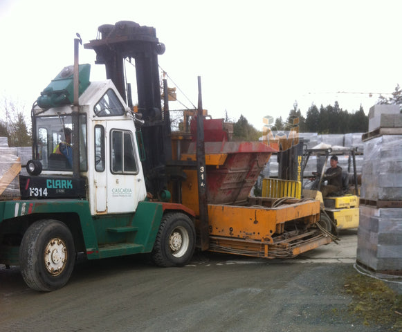 Knauer 400-5 paver machine: 25+ mold boxes