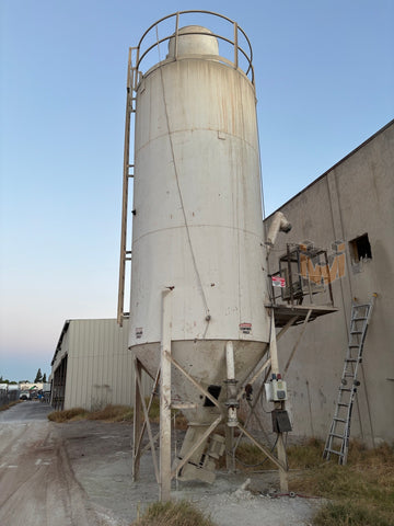 Cement silo: 27 ton capacity