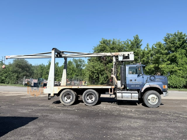Ford LN900 w/6 Ton Avon Unloader