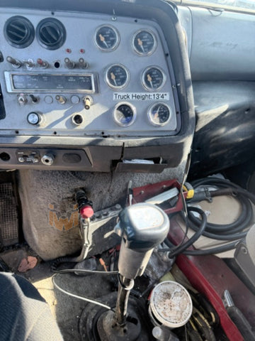 Ford LN900 w/6 Ton Avon Unloader