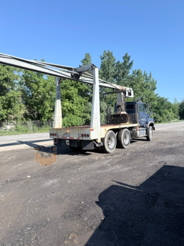 Ford LN900 w/6 Ton Avon Unloader