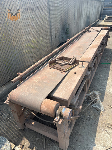 Vibrating conveyors