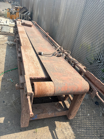 Vibrating conveyors